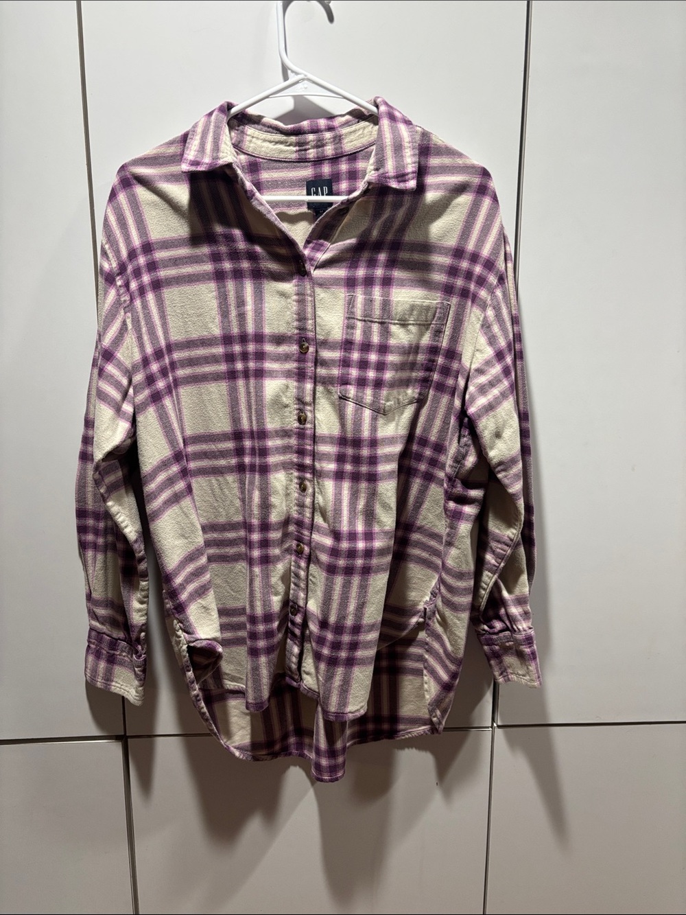 GAP Purple Cream Plaid Flannel Button Down Shirt Long Sleeve Size Medium